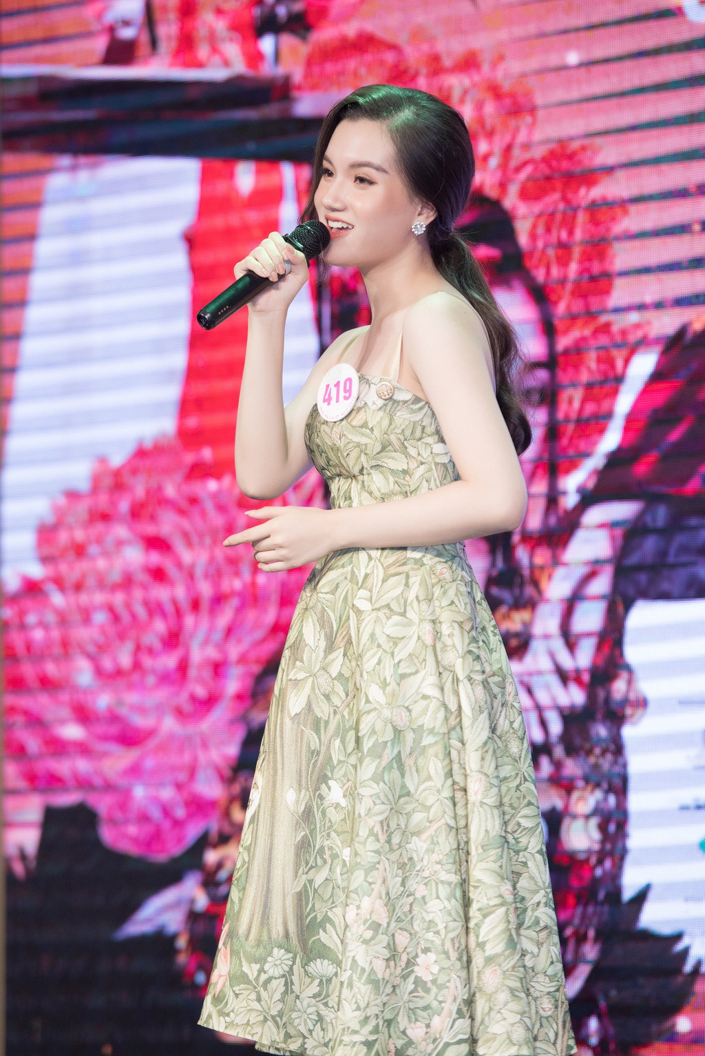 Đạo diễn âm nhạc Phúc Bồ cho biết anh bất ngờ trước tài năng của nhiều người đẹp tại cuộc thi Hoa hậu Việt Nam 2020.