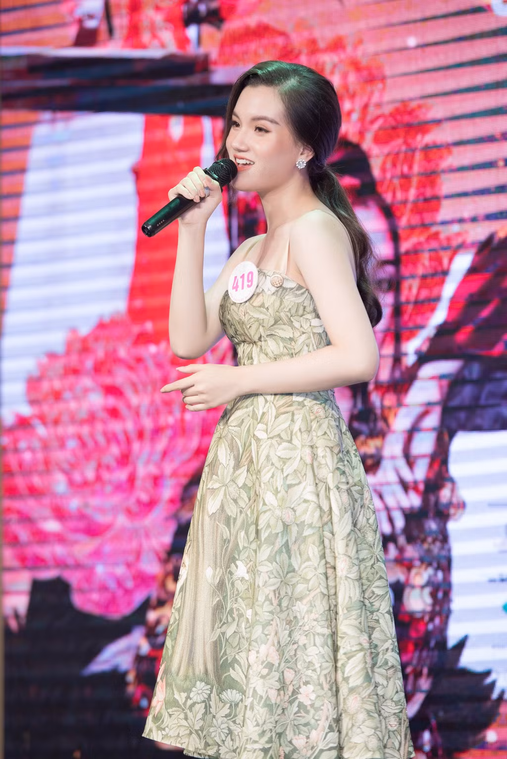 Đạo diễn âm nhạc Phúc Bồ cho biết anh bất ngờ trước tài năng của nhiều người đẹp tại cuộc thi Hoa hậu Việt Nam 2020.