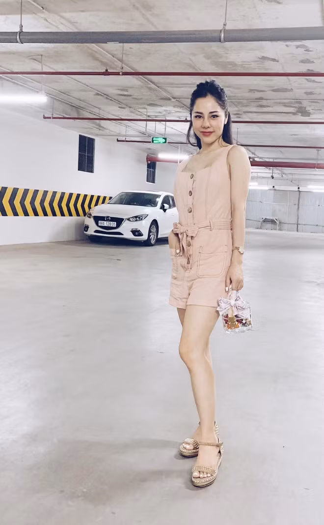 Trước bài đăng công khai bạn gái của Huỳnh Anh, trên trang cá nhân, Lan Phương viết dòng trạng thái tình cảm dành cho nam diễn viên.