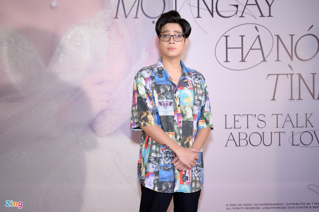 Bùi Anh Tuấn gửi lời chúc mừng đàn chị. Thời gian qua, nam ca sĩ khá im ắng và ít xuất hiện trong các sự kiện giải trí.