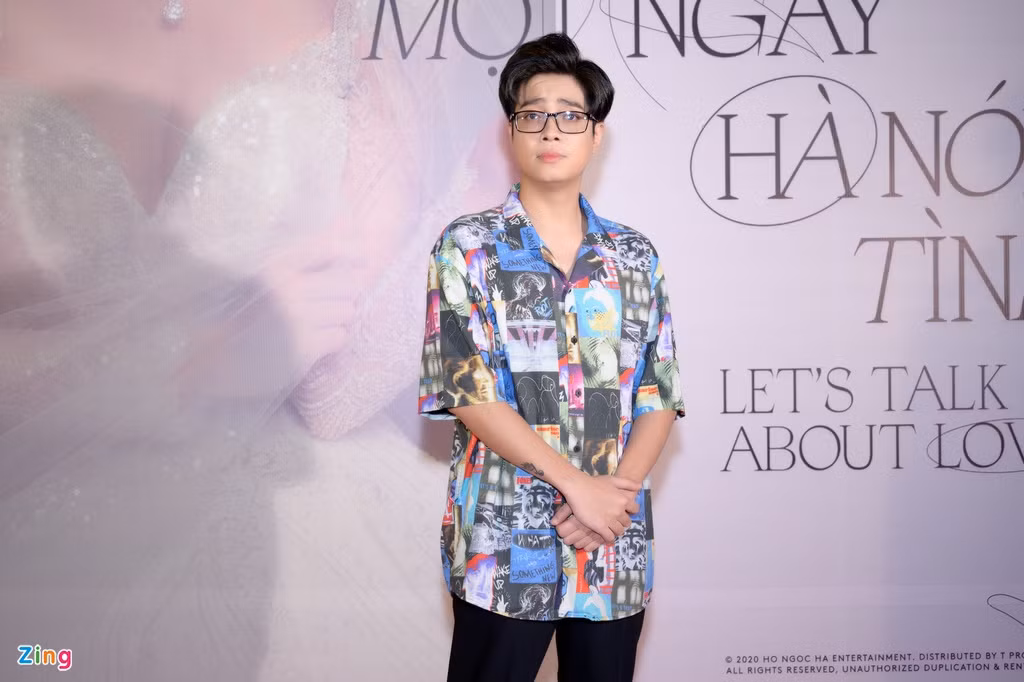 Bùi Anh Tuấn gửi lời chúc mừng đàn chị. Thời gian qua, nam ca sĩ khá im ắng và ít xuất hiện trong các sự kiện giải trí.