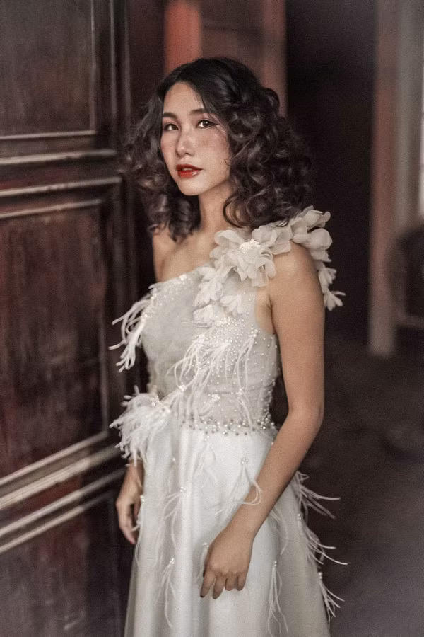 Trải qua nhiều ngày đồng hành cùng các thí sinh trong vòng bán kết, 9x ấn tượng với dàn thí sinh của cuộc thi đều xinh đẹp, tài giỏi và đều được chăm sóc, cải thiện được những kỹ năng để toả sáng tại đêm bán kết Hoa hậu Việt Nam 2020.