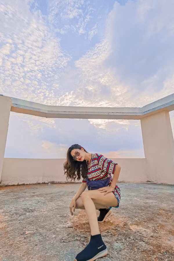 “Người xứng đáng với vương miện hoa hậu, phải là người đẹp cả về nhan sắc lẫn tâm hồn, hội tụ cả chân - thiện - mỹ và tất nhiên, tuổi tác không phải là yếu tố quan trọng nhất. Tôi tâm niệm rằng, khởi đầu trễ, nhưng không có nghĩa sẽ về đích sau cùng”, Ngọc Tuyết nói.