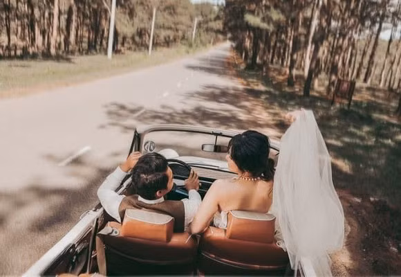 Cả hai đã có quãng thời gian hẹn hò bí mật hơn 1 năm trước khi về chung nhà.