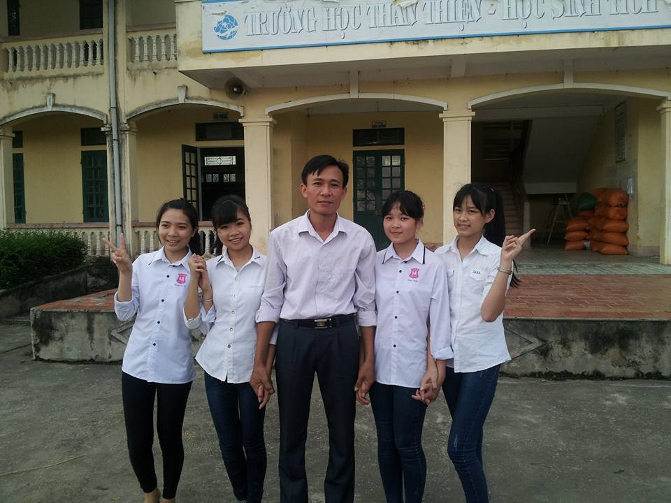 So với bạn bè đồng trang lứa, Đỗ Thị Hà có chiều cao vượt trội. Hiện, cô cao 1,75 m, số đo ba vòng 80-60-90, đôi chân dài 1,11 m là lợi thế lớn. Tân hoa hậu tâm sự: "Tôi tự tin với ngoại hình, và may mắn khi có được đôi chân dài so với tỷ lệ người. Tôi sẽ tận dụng điều này để tỏa sáng trên sân khấu".