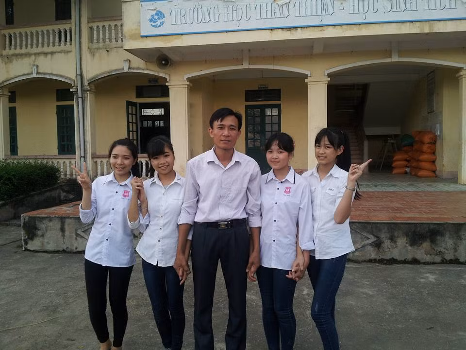 So với bạn bè đồng trang lứa, Đỗ Thị Hà có chiều cao vượt trội. Hiện, cô cao 1,75 m, số đo ba vòng 80-60-90, đôi chân dài 1,11 m là lợi thế lớn. Tân hoa hậu tâm sự: "Tôi tự tin với ngoại hình, và may mắn khi có được đôi chân dài so với tỷ lệ người. Tôi sẽ tận dụng điều này để tỏa sáng trên sân khấu".