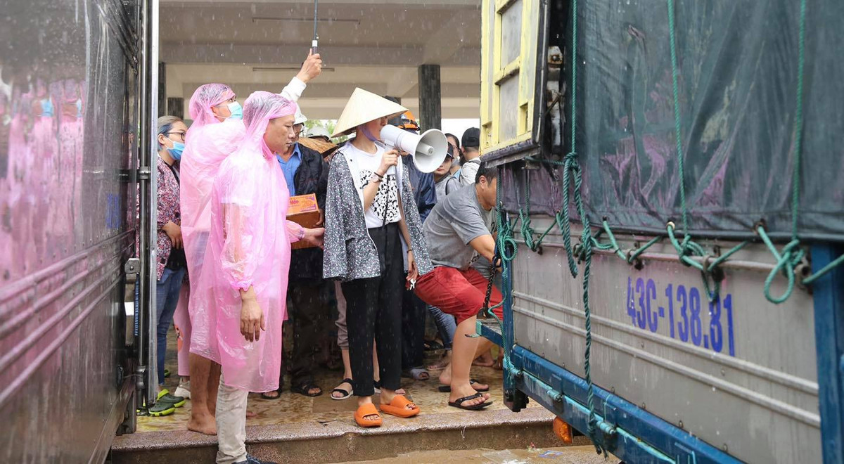 Những chuyến từ thiện được nữ ca sĩ thực hiện âm thầm, không hề phô trương.