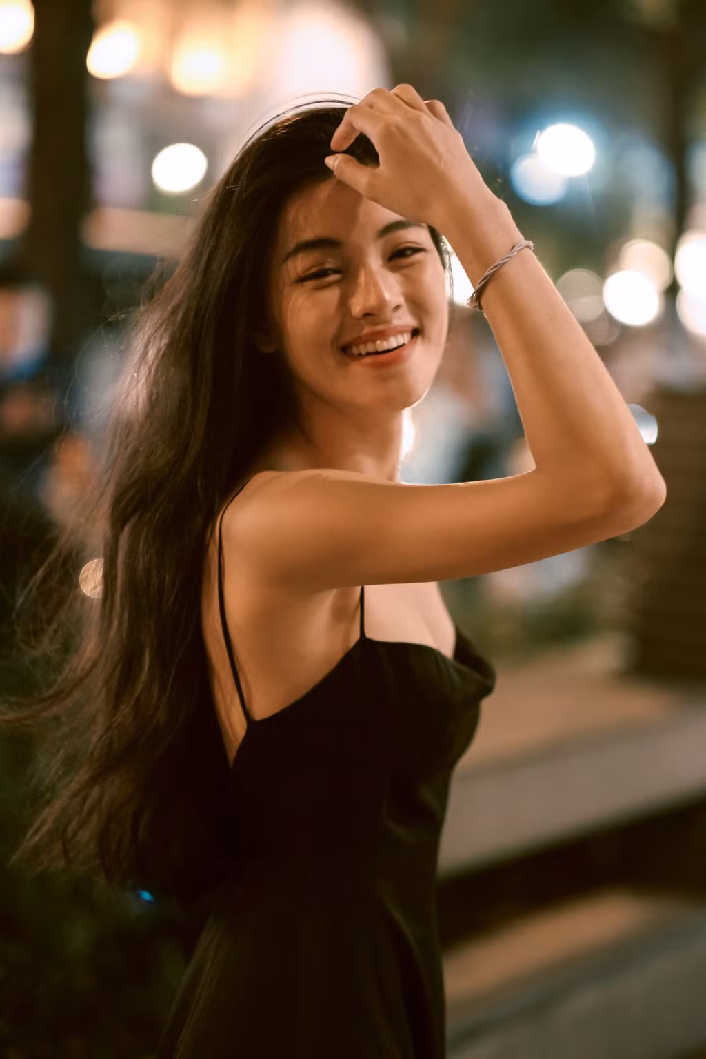 Nhân vật Bích Diễm trong Em và Trịnh là vai diễn đầu tiên của Lan Thy trên con đường điện ảnh. Chia sẻ với Zing, cô cho biết bản thân khá hồi hộp và lo lắng khi thử sức ở lĩnh vực mới.