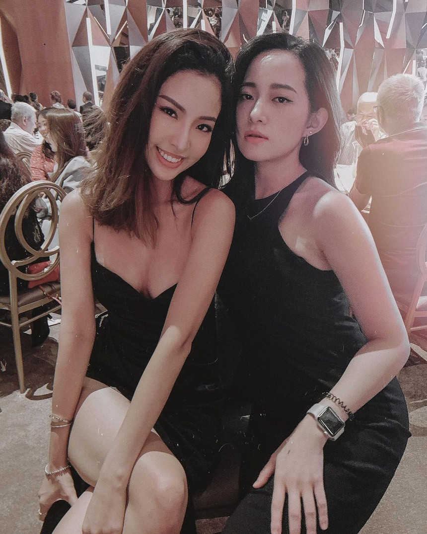 Cặp đôi quen nhau tại Mỹ. Cao Thánh Viễn chủ yếu hoạt động nghệ thuật tại đây. Cũng chính vì khoảng cách địa lý, anh vào Châu Tấn dần xa cách. Lần cuối cặp đôi có tương tác trên mạng xã hội là vào tháng 10/2018. Chia sẻ với truyền thông, tài tử khẳng định họ đã ly hôn được hai năm nhưng chưa thông báo vì cho rằng đó là chuyện riêng tư.