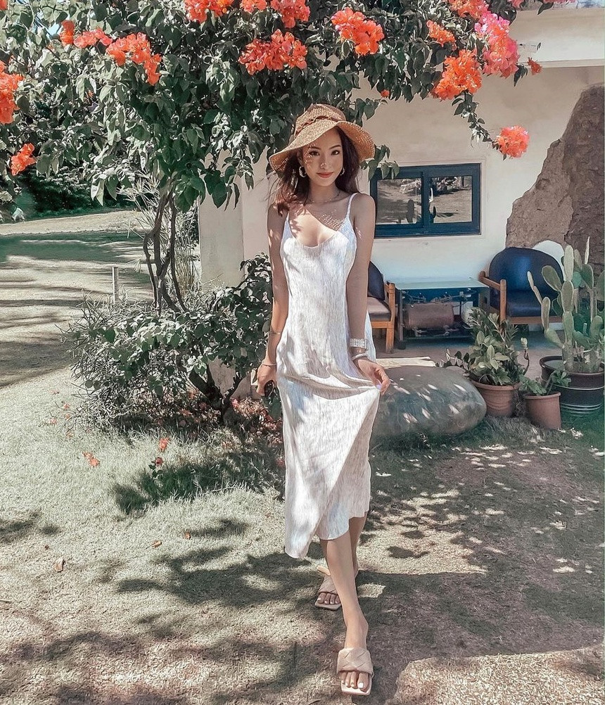 "Chúng tôi chia tay cách đây hơn hai tháng. Tôi không rõ vì sao cô ấy lại đăng ảnh như vậy", Cao Thánh Viễn cho biết.