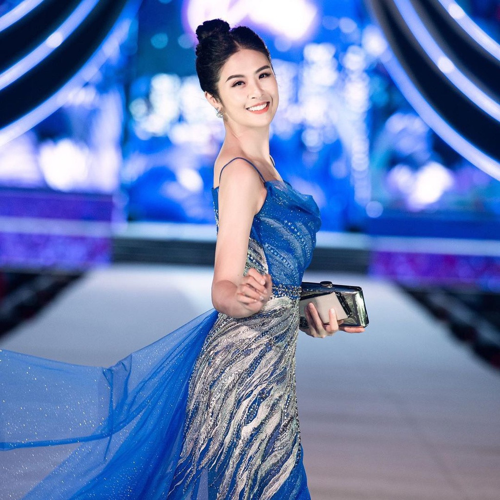 Khi hết nhiệm kỳ, Ngọc Hân quyết định theo đuổi con đường thiết kế áo dài và trình làng nhiều bộ sưu tập được giới mộ điệu khen ngợi. Ảnh: Instagram.