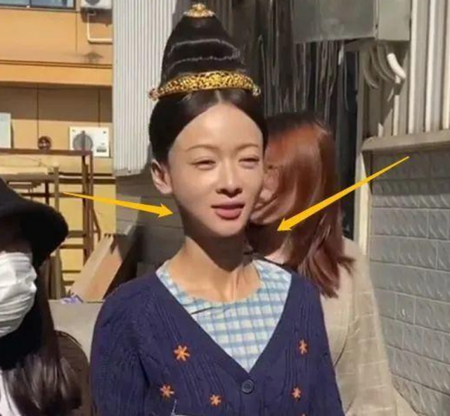 Không chỉ vậy, nhan sắc Ngô Cẩn Ngôn cũng không được khán giả đánh giá cao. Gương mặt hốc hác, đôi mắt sưng húp khiến nữ diễn viên kém sắc đi trông thấy.