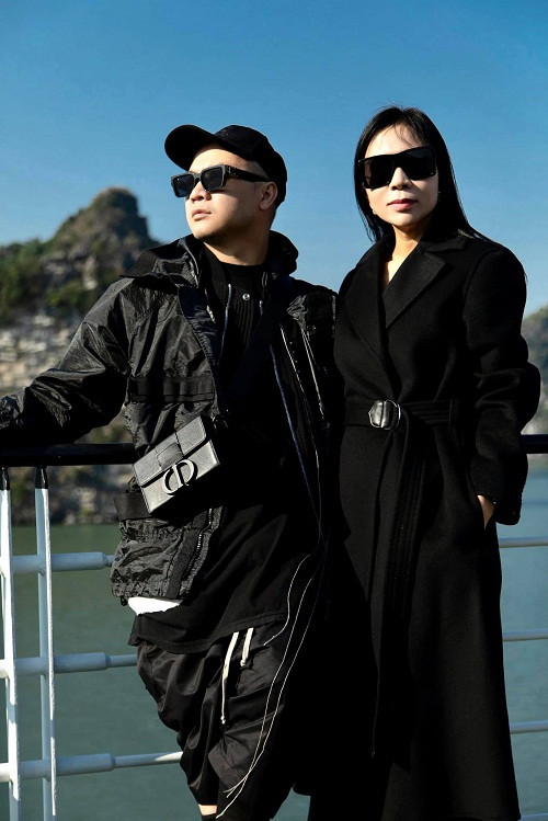 "Tôi tôn trọng và nể phục vì chị là người người phụ nữ tài giỏi, quyết đoán và tử tế. Chị cũng dành cho tôi những tình cảm rất chân thành", NTK Đỗ Mạnh Cường chia sẻ về người đẹp Lưu Nga.