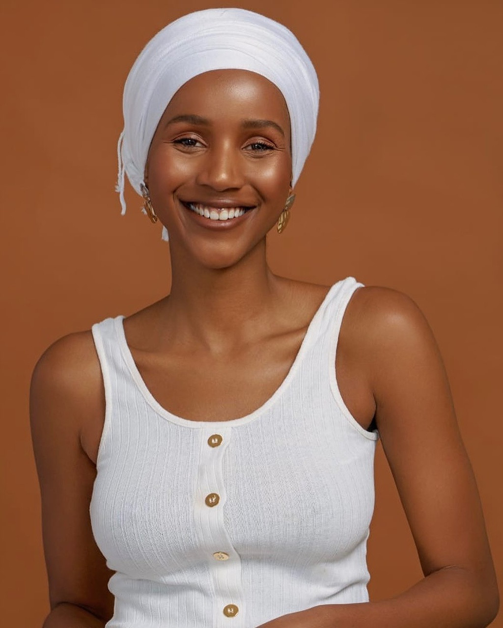 Shudufhadzo Musida có vóc dáng nóng bỏng, săn chắc. Cô tốt nghiệp ngành Khoa học xã hội về triết học, chính trị và kinh tế tại Đại học Pretoria. Hiện, tân Hoa hậu Nam Phi theo học ngành Quan hệ quốc tế của Đại học Witwatersrand.