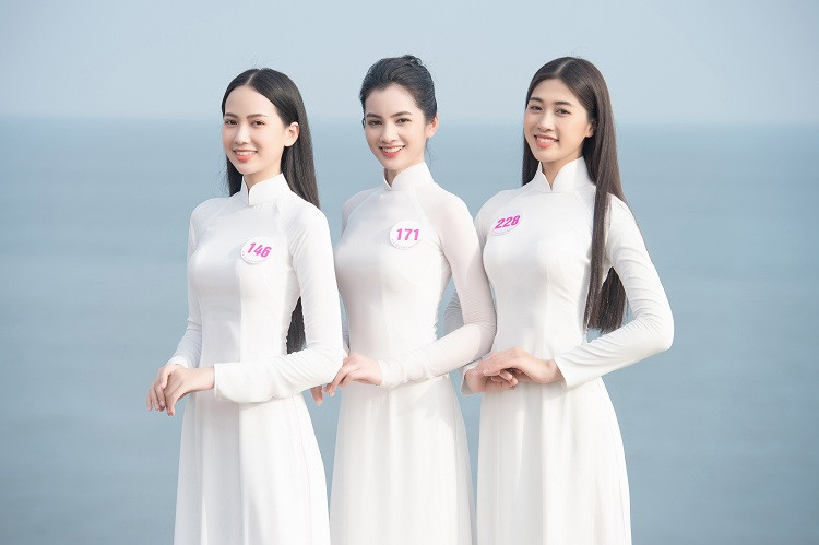 Trước đó, các thí sinh vòng chung kết Hoa hậu Việt Nam 2020 còn ghi điểm với bộ ảnh áo dài.