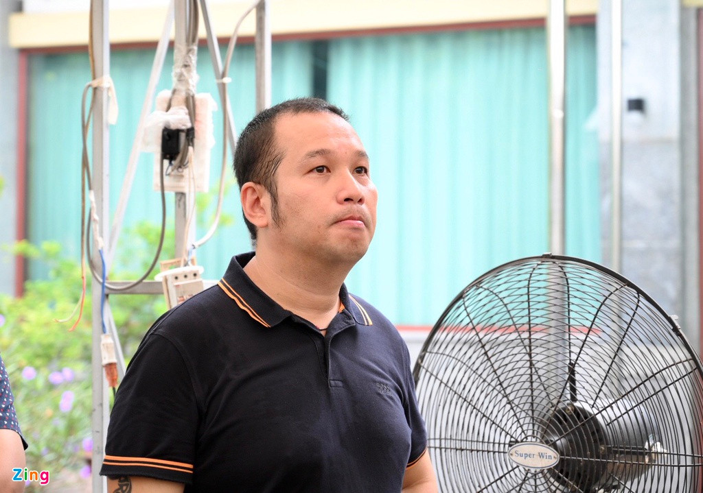 Đạo diễn Quang Huy chia buồn cùng gia quyến.