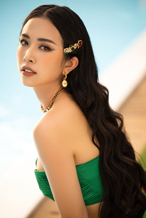 Mới đây, Á hậu Thúy An được bạn trai cầu hôn sau 3 năm hẹn hò. Hôn lễ của Á hậu Thúy An và chồng sắp cưới có học vấn Tiến sĩ dự định được tổ chức vào đầu năm 2021.