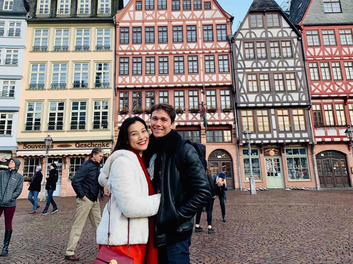 Giờ đây Oanh và Jack lại có thêm một niềm hạnh phúc vô bờ bến với thật nhiều cảm xúc đặc biệt. Bất ngờ, bỡ ngỡ, hân hoan, hồi hộp cùng động lực sẽ sống tốt hơn nữa để trở thành cha mẹ tốt của con. Noi gương ông bà, bố mẹ sẽ làm tất cả để con có một gia đình thật hạnh phúc, bình an con nhé", cô nhắn gửi đến con.