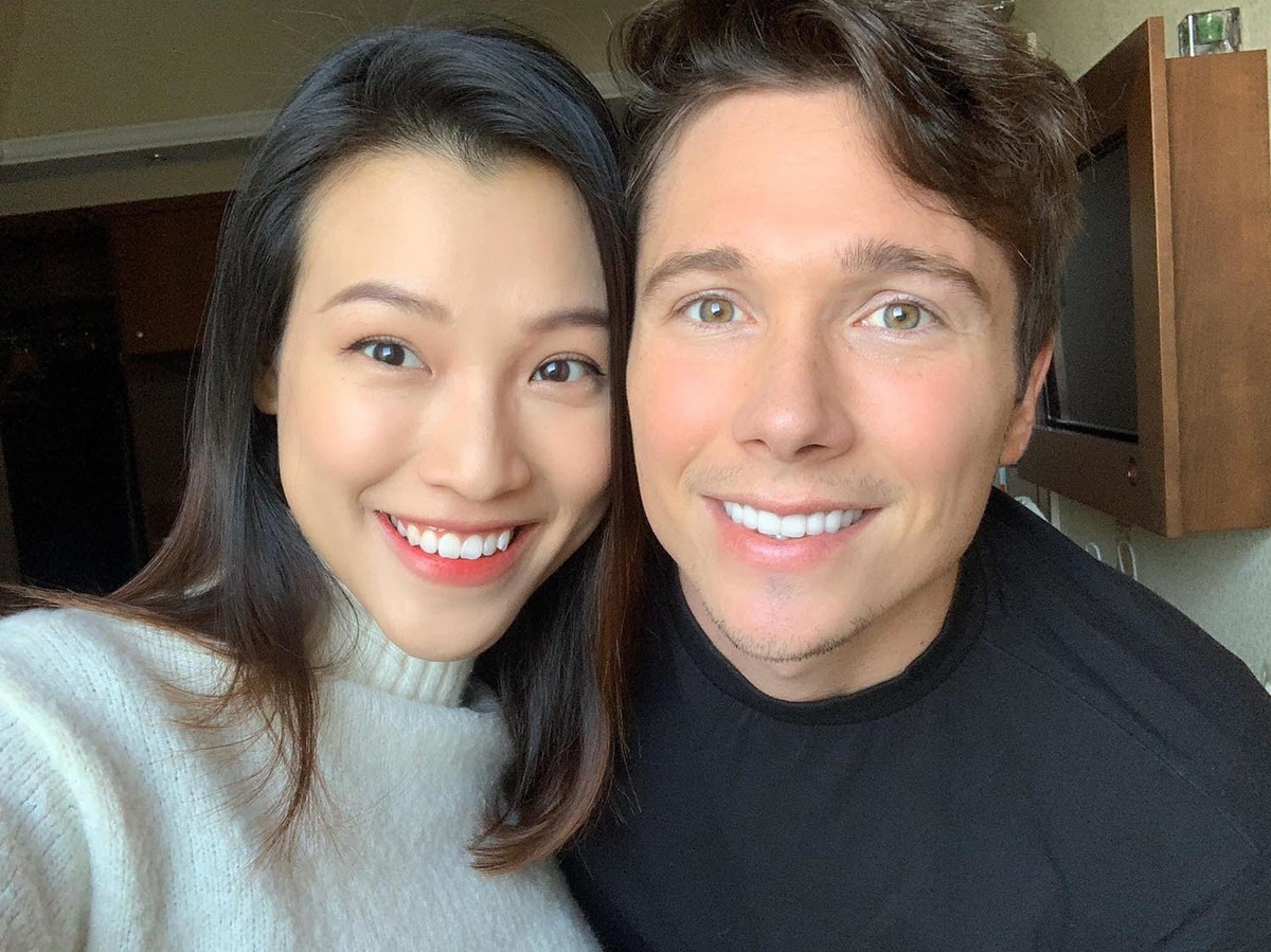 “Tương lai xa hơn, tôi hy vọng dịch được kiểm soát an toàn trên toàn thế giới, cuộc sống sớm trở lại bình thường. Và Tết Nguyên đán sắp tới, hai vợ chồng cùng Max có thể trở về Việt Nam đón Tết. Quê hương, gia đình vẫn luôn là những điều thiêng liêng nhất”, cô bày tỏ.