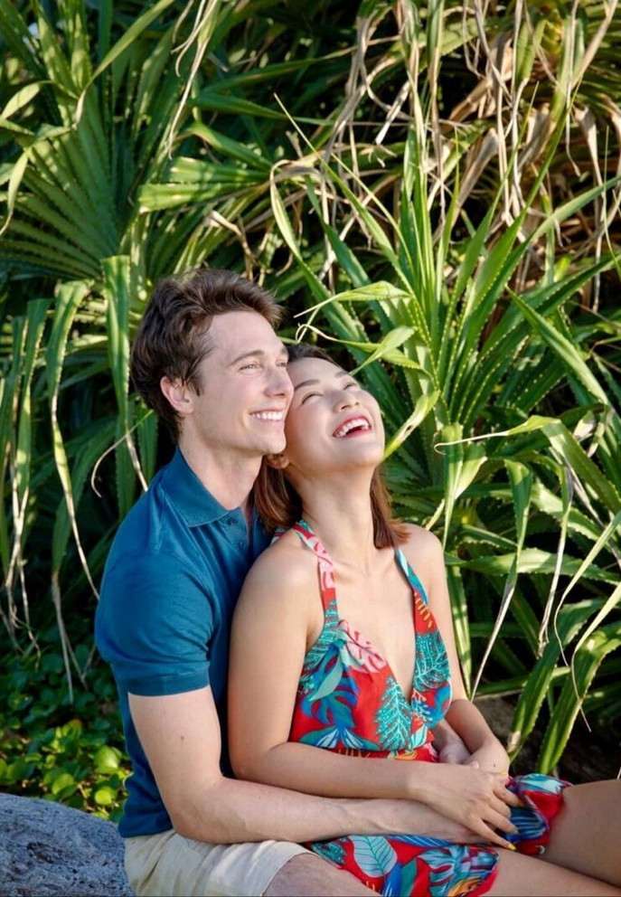 Chia sẻ về cuộc sống hôn nhân, Hoàng Oanh cho biết cô rất vui khi được ông xã và gia đình chồng yêu thương, đồng thời tạo sự tự do nhất định cho cô.