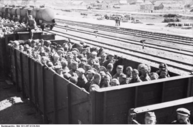 Đa số các tù binh sau trận này đều được đưa vào Đức và họ hầu như không ai còn sống sót sau cuộc chiến. Nguồn ảnh: WHO