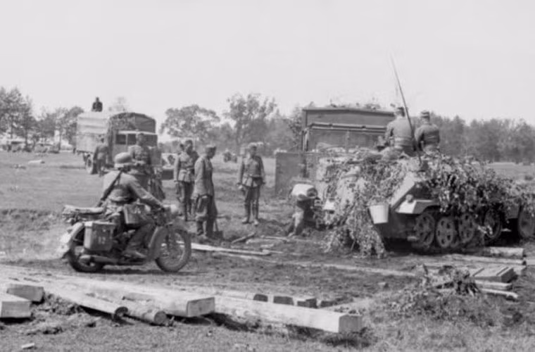 Đội hình xe cơ giới Đức tại mặt trận Smolensk, ngày 1/6/1941. Nguồn ảnh: WHO
