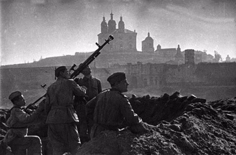 Một khẩu đội súng máy phòng không ở thành phố Smolensk. Nguồn ảnh: WHO