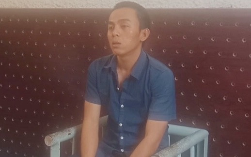 2 anh em ruột đâm đại úy cảnh sát tử vong bị truy tố - Hình 2 2 anh em ruot dam dai uy canh sat tu vong bi truy to-Hinh-2