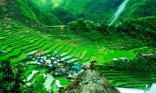 Người ta cho rằng, các thửa ruộng bậc thang được tạo ra bằng rất ít công cụ, chủ yếu là bằng tay.