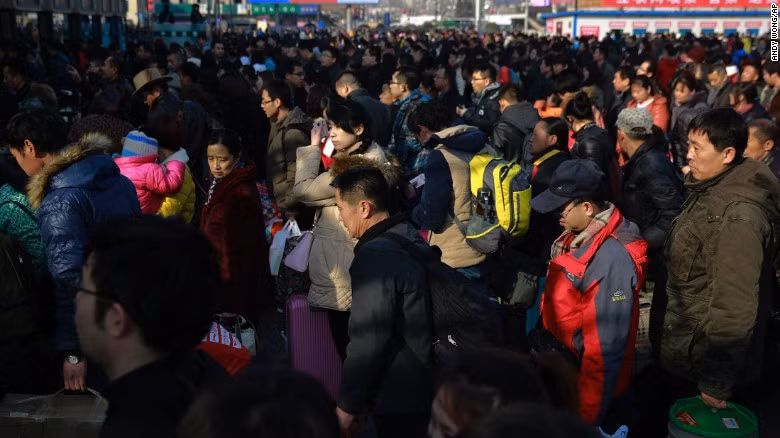 Theo ước tính, khoảng 3,6 tỷ người Trung Quốc từ các thành phố trở về quê đón Tết Nguyên đán, sum họp bên gia đình.