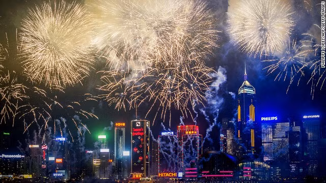 Trung Quốc, Việt Nam, Hàn Quốc, Triều Tiên... là những nước coi Tết Nguyên đán là ngày lễ quan trọng nhất năm. Số ngày nghỉ Tết Âm lịch ở mỗi nước dao động từ 3 - 10 ngày tùy vào quy định của mỗi nước.