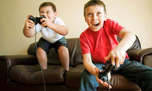 Kể từ năm 2002, giới chức Hy Lạp ban hành lệnh cấm chơi video game trên máy tính và các thiết bị khác như máy PlayStation, Xbox… nơi công cộng. Đây là một trong những lệnh cấm kỳ quặc nhất thế giới khiến nhiều người ngạc nhiên.