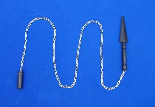 Với kích thước nhỏ nhưng vô cùng linh hoạt nên Manriki Gusari thường được các Ninja ở Nhật Bản mang theo bên mình.