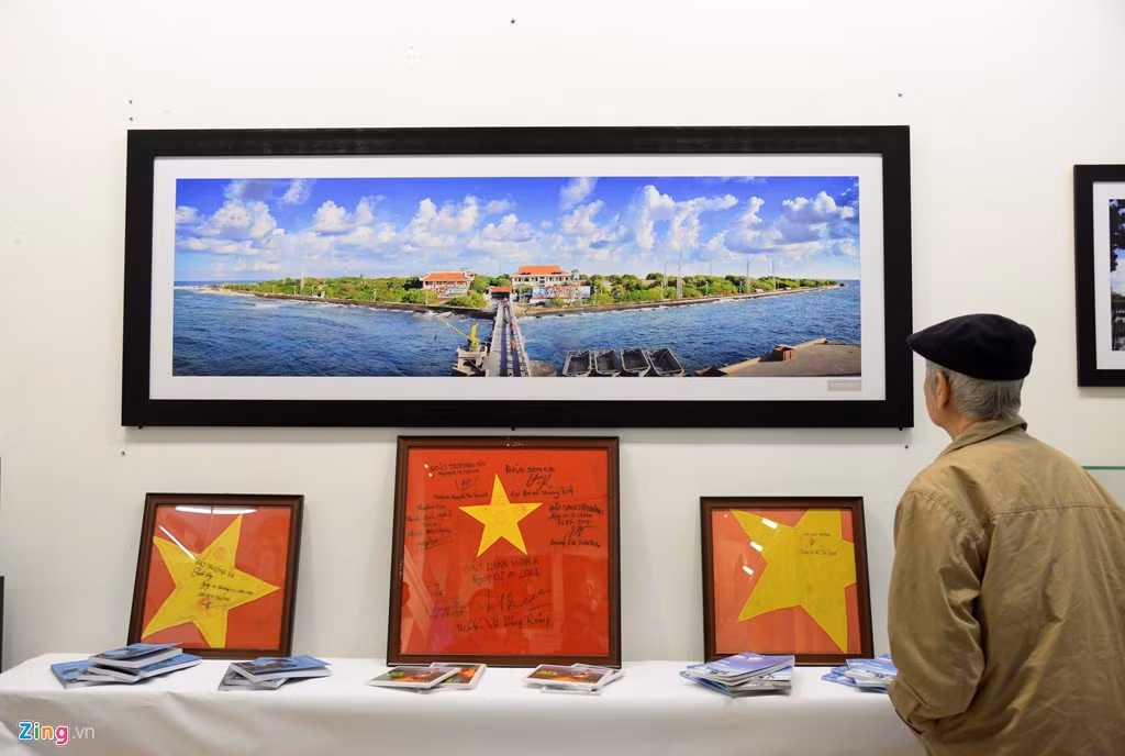 Cờ Tổ quốc đảo Trường Sa.