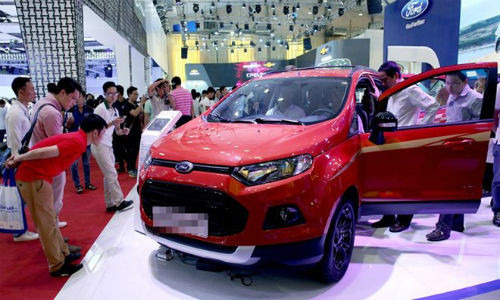 Các mẫu xe mới cũng giảm giá mạnh khiến người mua choáng váng. Ảnh: Lê Anh Dũng.