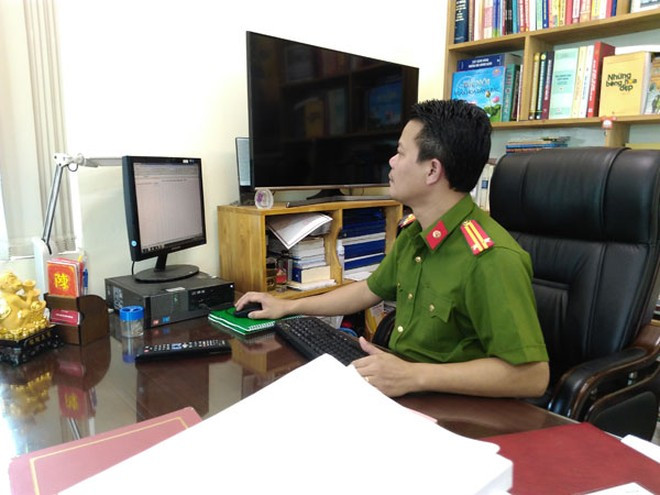 Trung tâm đã nghiên cứu đưa vào ứng dụng nhiều sản phẩm và dịch vụ, như: ứng dụng quốc gia VNEID; các ứng dụng kiểm soát an ninh thông qua thẻ CCCD; thiết bị thu nhận vân tay, thiết bị đọc chíp; thiết bị xác thực sinh trắc; ứng dụng xác minh qua mobile... cho các lĩnh vực như tài chính, ngân hàng... góp phần thúc đẩy chính phủ điện tử, chính phủ số, nền kinh tế số, xã hội số tại Việt Nam.(Ảnh thời điểm ông Tấn còn là trung tá) 