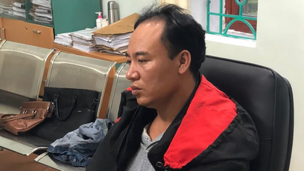 Từ kết quả khám nghiệm hiện trường, khám nghiệm tử thi phối hợp với các thông tin thu thập được từ các mối quan hệ của nạn nhân, cơ quan công an xác định đây là vụ án “giết người, cướp tài sản”. Qua rà soát, sàng lọc, xác minh các mối quan hệ của bà N. và những chứng cứ thu thập được, đến ngày 12/10, một ngày sau khi phát hiện thi thể nạn nhân, Ban chuyên án đã dựng được đối tượng nghi vấn. Đó là Triệu Vạn Phúc (SN 1981, trú tại xã Hồ Thầu, huyện Tam Đường, Lai Châu). 