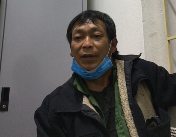  Sát hại người tình để... được cùng chung sống ở thế giới bên kia: Ngày 16/12/2021, Công an tỉnh Lào Cai đã khởi tố bị can, bắt tạm giam đối với Giàng A Vử (SN 1969, trú xã Sín Chéng, huyện Si Ma Cai) về hành vi giết người, cướp tài sản. Tại cơ quan Công an, Giàng A Vử nhận vì không lấy được người tình là chị S.T.M (SN 1976, cũng trú tại địa chỉ trên) nên đã sát hại nạn nhân để kiếp sau cả hai được sống cùng với nhau. Sau khi gây án, đối tượng đã ăn lá ngón tự tử nhưng bất thành. 