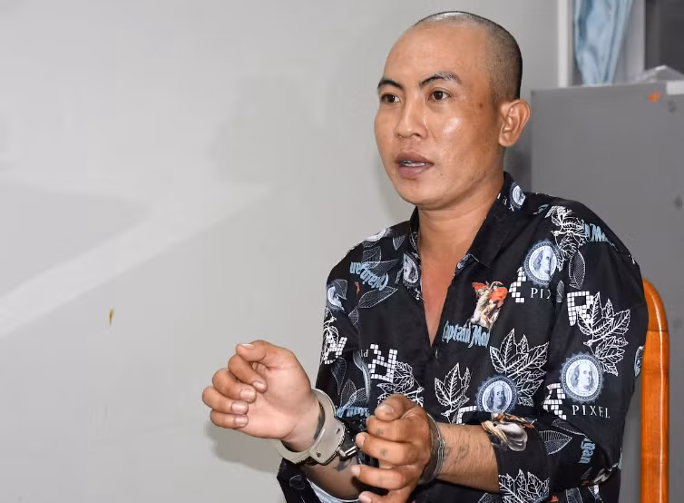  Sát hại nhân tình khi níu giữ bất thành: Ngày 7/9, Công an tỉnh Trà Vinh đã tạm giữ hình sự Lê Văn Tài (36 tuổi, ở xã Thạnh Phú, huyện Cầu Kè) điều tra về hành vi giết người và cướp tài sản. Tại cơ quan Công an, Tài khai nhận, Tài và chị N.T.K.T. (33 tuổi, ở cùng huyện) có quan hệ tình cảm và chung sống với nhau như vợ chồng. Gần đây, Tài nghi ngờ nhân tình quen người khác và có ý định chia tay. Tài hẹn nhân tình đến nhà nghỉ để níu kéo tình cảm nhưng không thành nên đã sát hại nạn nhân, sau đó tự vẫn nhưng không chết. 