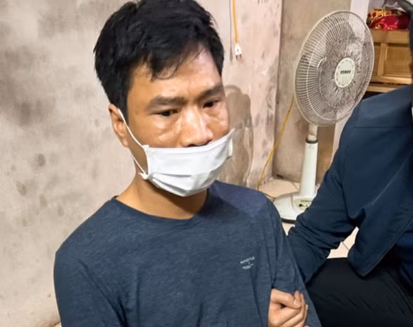  Giết người tình rồi phân xác làm đôi ở Ninh Bình: Ngày 28/3, Công an tỉnh Ninh Bình đã tạm giữ Phạm Văn Dũng (37 tuổi, ở phường Nam Bình, TP Ninh Bình) để điều tra về hành vi giết người. Tại cơ quan Công an, Dũng khai quen người tình là chị N.T.T (30 tuổi, ở TP Tam Điệp, tỉnh Ninh Bình) qua mạng xã hội. Hai người thuê nhà trọ sống với nhau, nhưng sau đó nảy sinh mâu thuẫn. Chị T. về lại TP Tam Điệp nhưng Dũng không đồng ý nên dẫn đến vụ án mạng tàn ác trên. 