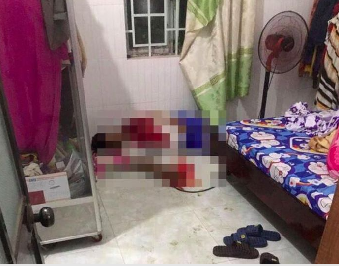 Dưới phòng ngủ tầng 1, anh rể bà là ông T. đã tử vong trong tình trạng đầu bị thương, trên cổ có quấn một dây cao su. Khi lên gác hai, họ lại phát hiện bà C. cùng con gái là chị T. ( là giáo viên trường tiểu học tại huyện Kiến Xương) cũng đã tử vong với vết thương ở đầu, cổ cũng bị thắt bởi dây cao su. Ngôi nhà yên bình bỗng chốc trở thành hiện trường vụ án mạng kinh hoàng. Chưa bao giờ khu phố nhỏ lại xảy ra sự việc gây chấn động như thế. (Ảnh minh hoạ, nguồn ảnh Đời sống và Pháp luật)