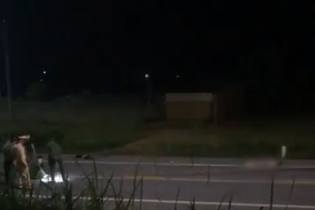 Phu Tho: Xe may va cham voi o to, hai thieu nien tu vong