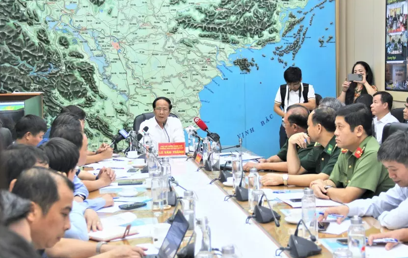 Xem xet cam duong, cho hoc sinh nghi de ung pho sieu bao Noru