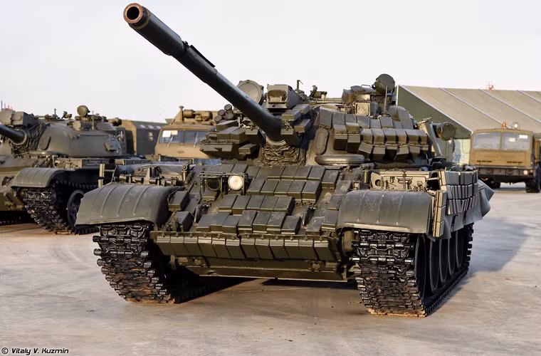T-55AMV-1 với cải tiến tương tự AMV nhưng trang bị động cơ V-46-5M công suất 691 mã lực.