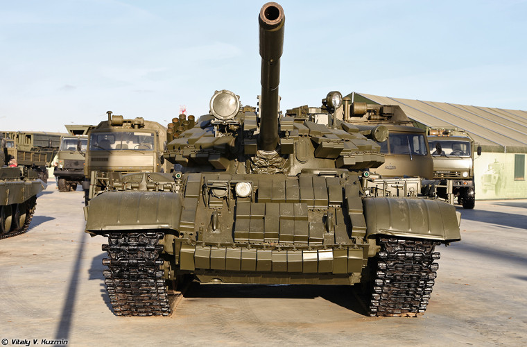 T-55AMV được trang bị hệ thống giáp phản ứng nổ Kontakt-1 bảo vệ mặt trước thân, tháp pháo và hai bên hông xe.