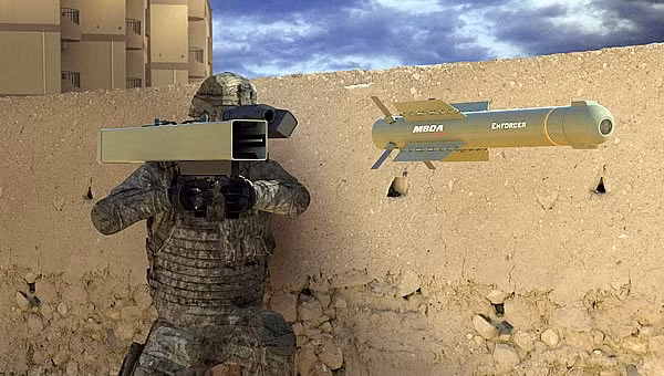 Về kết cấu, tên lửa chống tăng Enforcer được đặt trong khoang chứa hình vuông làm từ sợi các-bon sử dụng một lần.