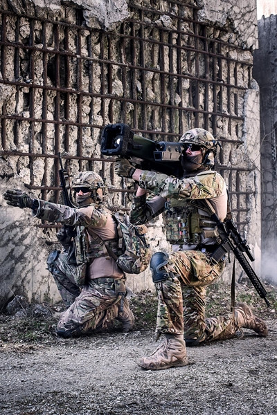 Toàn bộ thiết bị ngắm bắn đều được gắn ngoài để thuận tiện cho việc tháo lắp sau mỗi phát bắn.