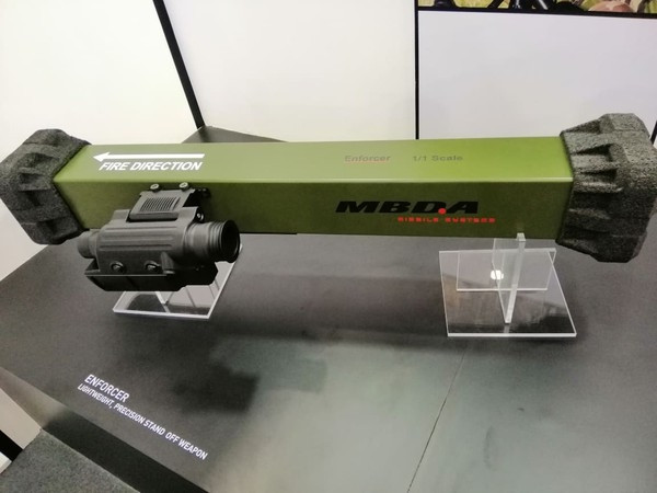 Được biết, tên lửa Enforcer được chi nhánh MBDA tại Đức phát triển theo yêu cầu của Bộ Quốc phòng Đức về một loại vũ khí tấn công chính xác cao dành cho các quân, binh chủng trong tương lai.
