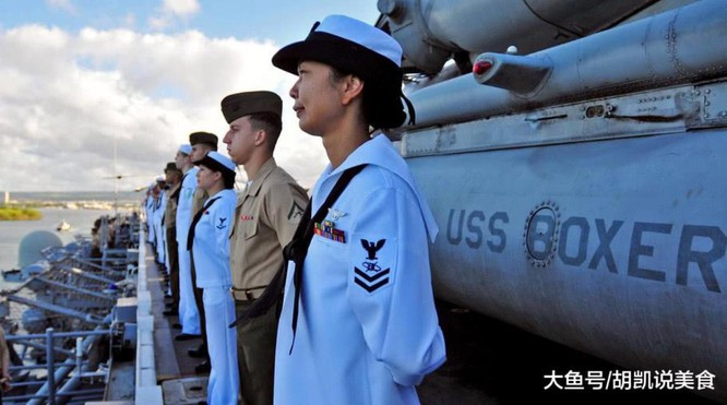 Mặt khác, trong điều kiện sinh hoạt của những người lính rất khó khăn, đôi khi không có nơi nào để lính nam và lính nữ nghỉ ngơi riêng trong khi diễn tập hay chiến đấu; họ chỉ có có thể ở lẫn với nhau. Vào lúc này, vì sự khác biệt về sinh lý, các nữ binh sĩ thường bị những người đồng nghiệp nam bắt nạt và buộc phải mang thai ngoài ý muốn dù họ không tự nguyện. Ngay cả khi người nữ binh báo cáo tình huống này lên cấp chỉ huy cao hơn, thì cũng không có mấy tác dụng; ngoài ra còn có nhiều người đã bị tấn công tình dục.