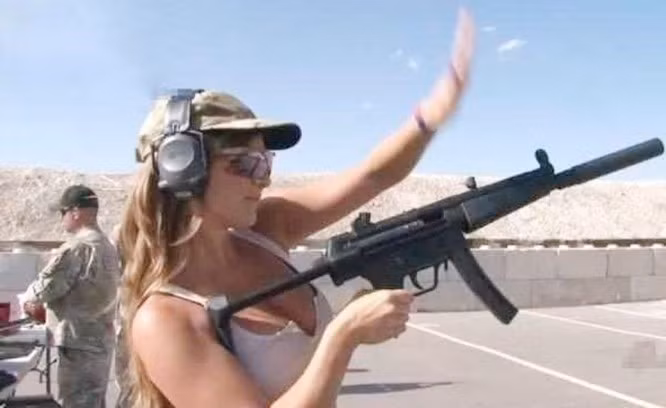 Vậy quân đội Mỹ sẽ làm gì với những sự cố nữ quân nhân mang thai ngoài ý muốn như vậy? Nếu nữ quân nhân vô tình thụ thai, quân đội sẽ trực tiếp yêu cầu nữ quân nhân phải phá thai mà không có chỗ để thương lượng. Nếu nữ quân nhân không muốn, cô ta chỉ có thể rời khỏi quân đội. Kiểu cư xử “máu lạnh”, không quan tâm đến sinh mạng của thai nhi đó đã bị nhiều dư luận lên án. Nhiều nữ binh sĩ trở về quê hương sau khi xuất ngũ, do những tổn thương mà họ phải chịu trong quân đội đã trở thành hội chứng nặng nề đối với họ; vì vậy nhiều người trong số họ đã chọn cách sống đơn độc cả quãng đời còn lại.